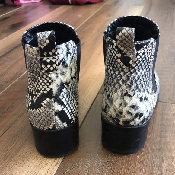 Snake skin boots - Picture 4 of 6